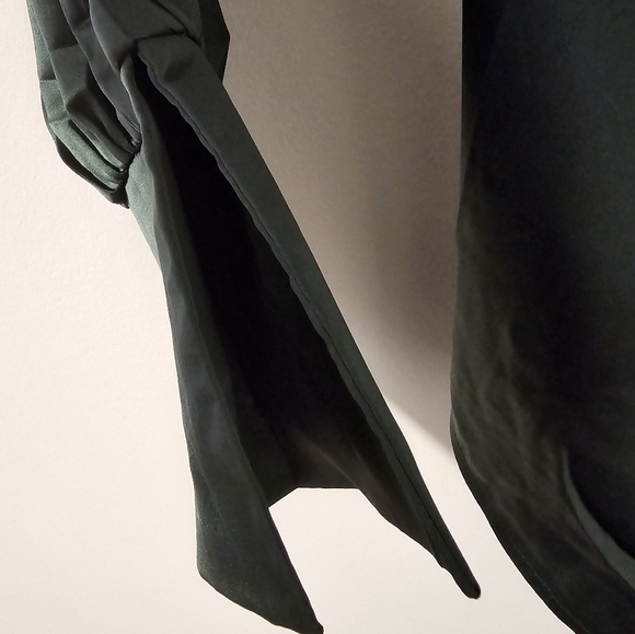 *NWT* Fashion Nova - Touch By Touch Satin Top - Hunter Green - Picture 6 of 9